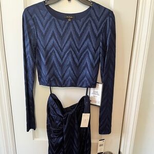 Macys set SMALL navy crop with skirt